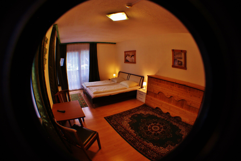 Bedroom 3, Gasthof zum Löwen, Schwaz