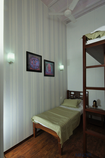 Bedroom 2, Carlton Hotel, Mumbai City