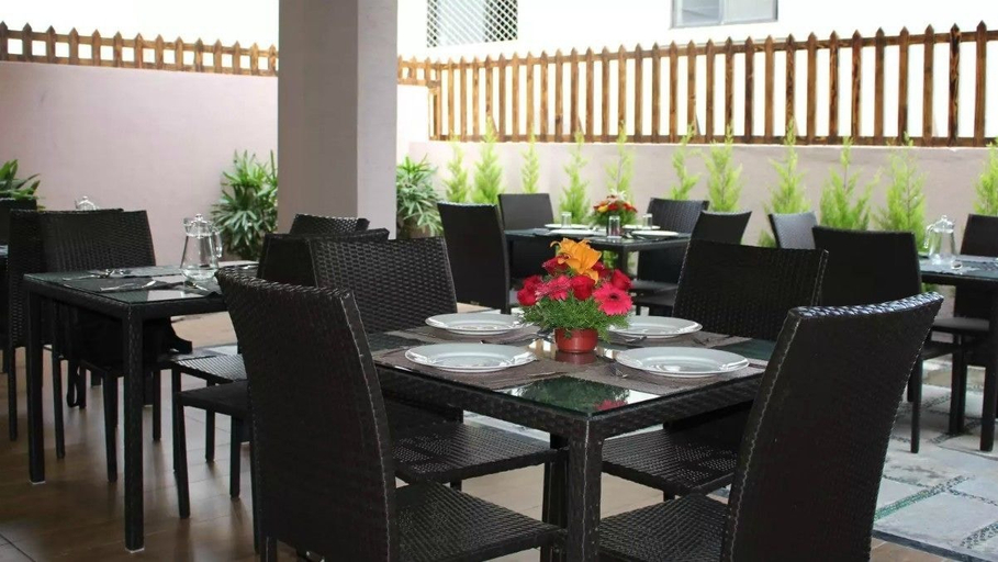 Food & Drinks, Crest Hotel, Bangalore