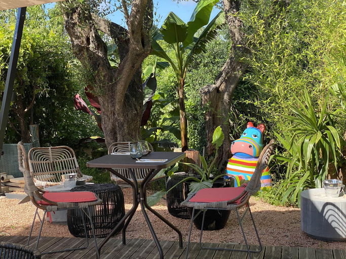 Others 5, Hôtel Avocado, Alpes-Maritimes
