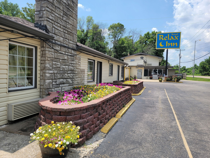 Exterior & Views 2, Royal Relax Inn, Saint Clair