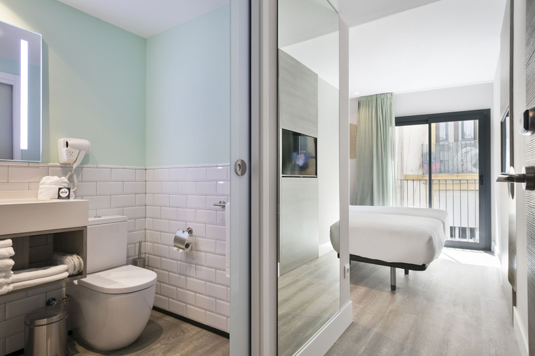 Bathroom 5, Hotel Niu Barcelona, Barcelona