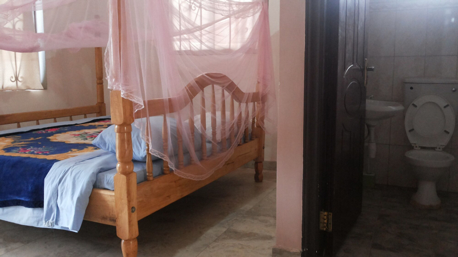 Bedroom 2, Highway Motel, Padyere