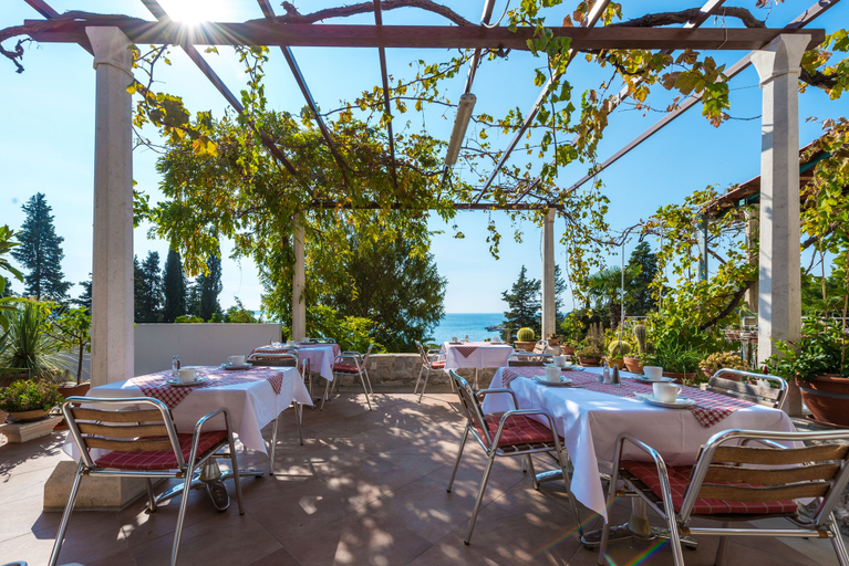 Food & Drinks 4, Villa Carmen, Župa Dubrovačka