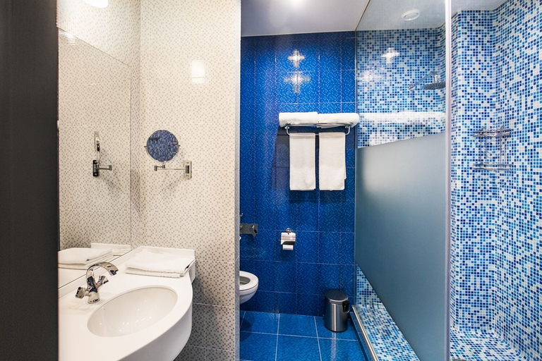 Bathroom 3, Park Hotel Nadezhda, Aksayskiy rayon