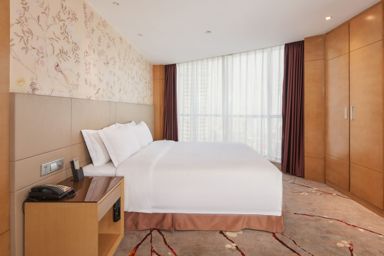 Bedroom 2, Grandskylight Hotel, Yueyang