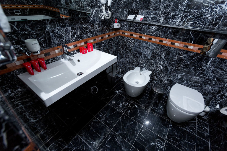 Bathroom 4, Azimut Hotel Nalchik, Chegemskiy rayon