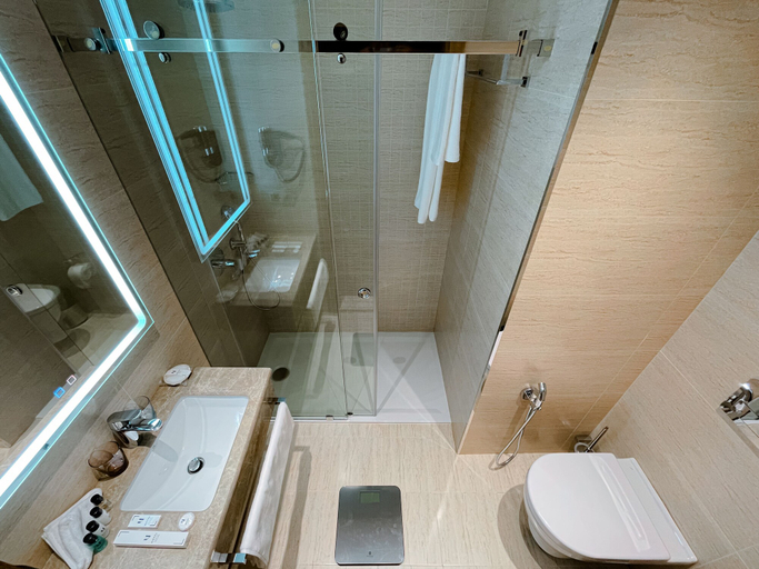 Bathroom 5, Frankfort Hotel & Spa, Qibray