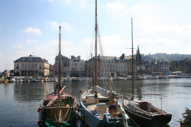 Exterior & Views 21