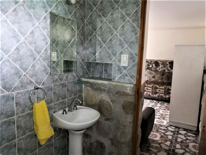 Bathroom 3, Quinta Valvanera, Capital