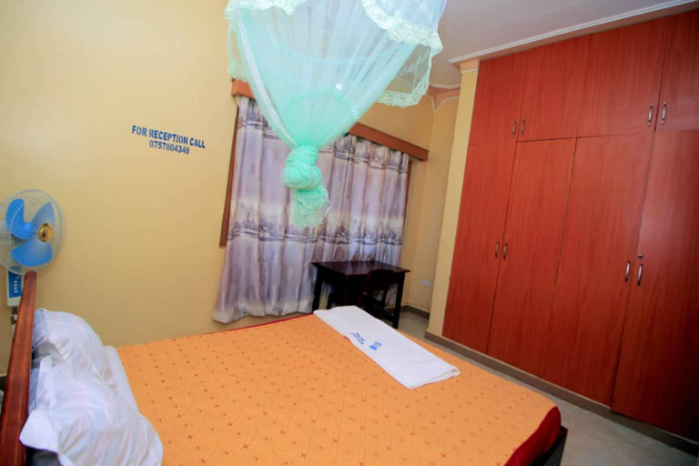 Bedroom 2, Kenthill Guest House, Jinja