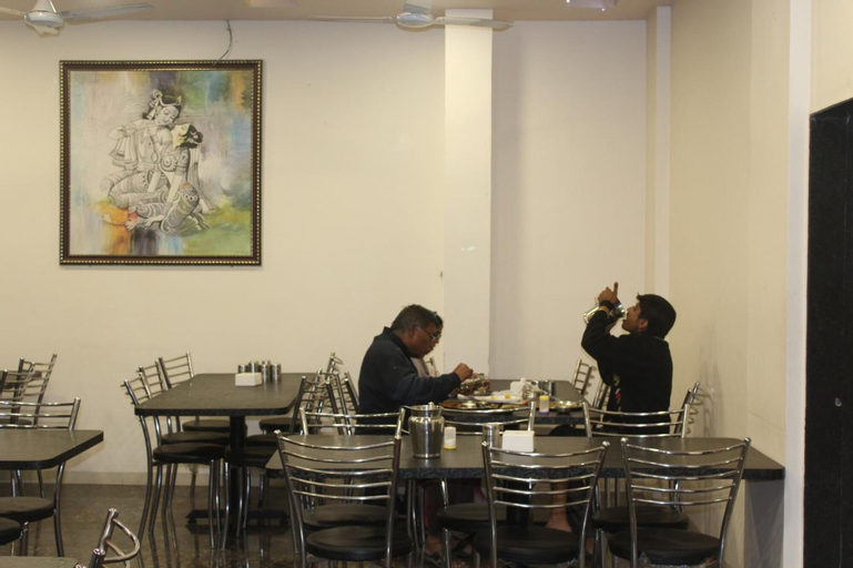 Food & Drinks, Hotel Radhika Inn, Nashik