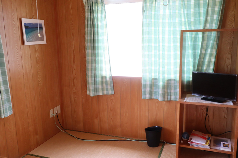 Bedroom 2, Minshuku Robinson, Zamami