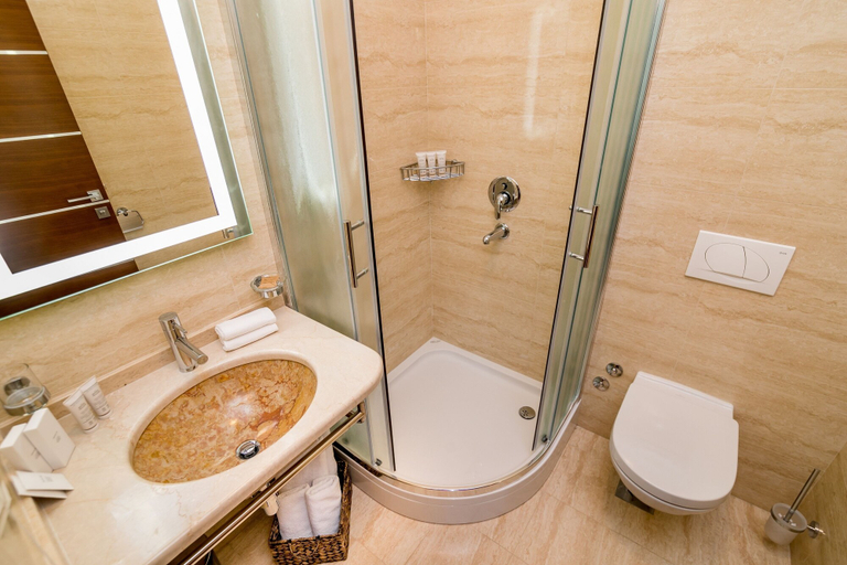 Bathroom 3, Hedera Residences