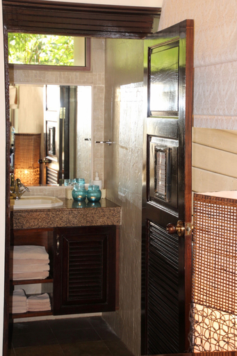 Bathroom 3, Sibaja Palms Sunset Beach Apartment, Ko Samui