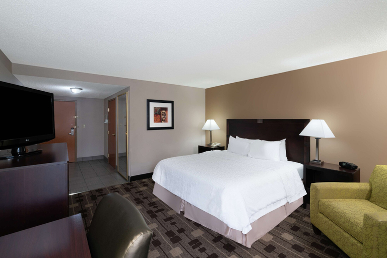 Bedroom 4, Hampton Inn Dublin, Pulaski