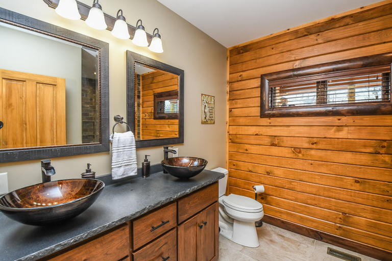Bathroom 3, Beau Chateau, Garrett
