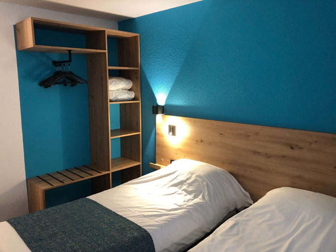 Bedroom 2, Kyriad Toulon - Hyeres - La Garde, Var