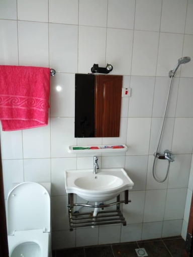 Bathroom, The Crib Serviced, Kicukiro