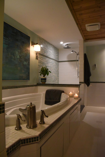 Bathroom 3, Les Chambres Roses, Central Okanagan
