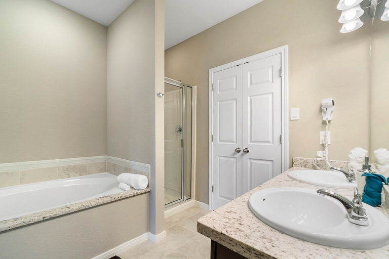 Bathroom 3, Experience a First Class Stay - 2 BDRM, Houston