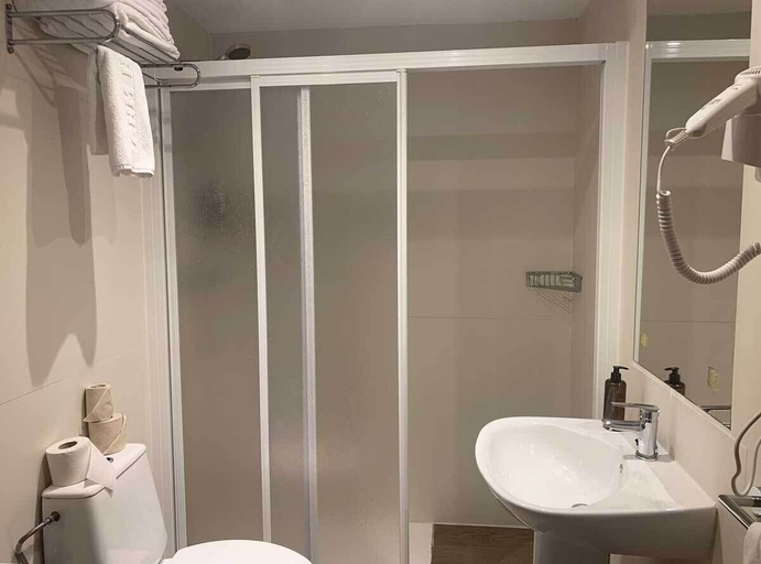 Bathroom 5, Apartamentos Plaza, Granada