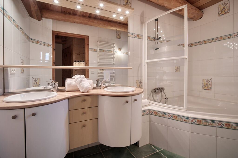 Bathroom 5, Chalet Charline, Savoie