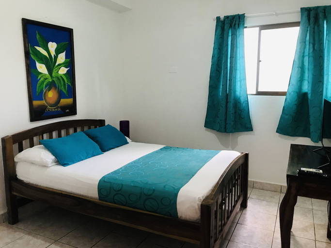 Bedroom 4, HC Liri Hotel, Tola