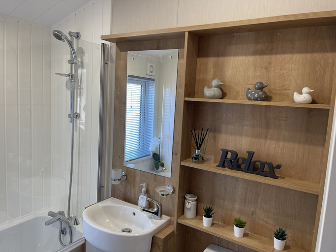 Bathroom 3, Yorkshire View Lodge, East Riding of Yorkshire