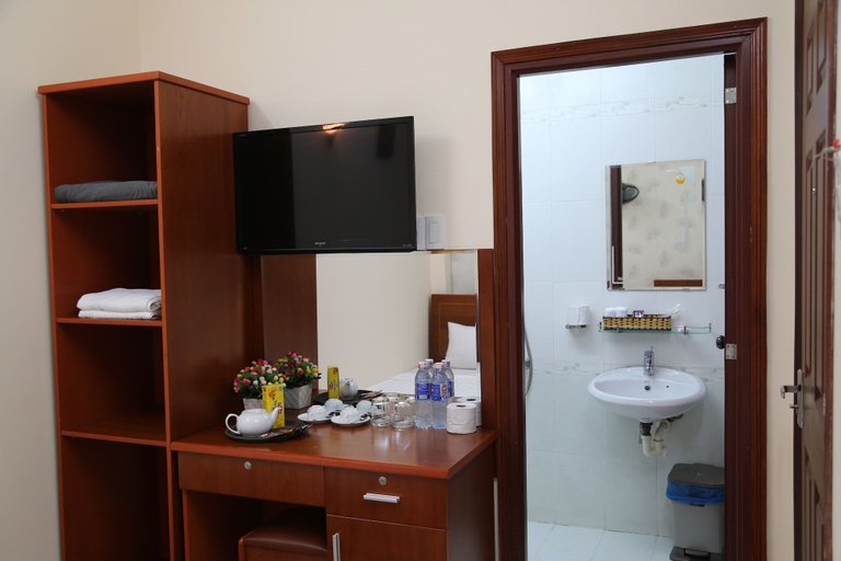 Bathroom 3, Kien Hotel, District 1