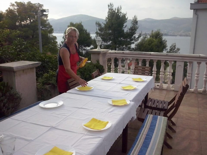 Food & Drinks 5, Huge terrace with sea view of the bay, Okrug