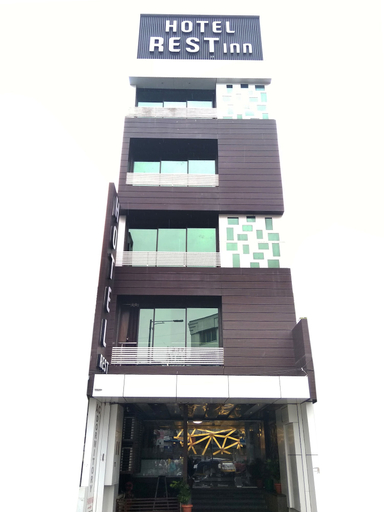 Exterior & Views 2, Hotel Restinn, Surat