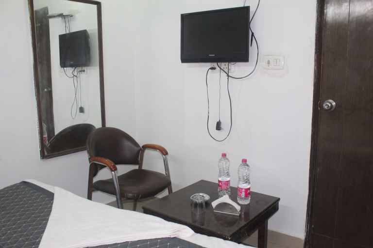 Bedroom 3, Hotel Shree Continental, Delhi