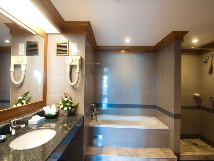 Bathroom, BP Samila Beach Hotel And Resort, Muang Songkhla