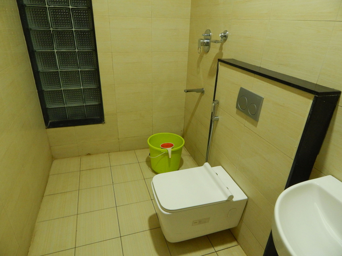 Bathroom 4, Hotel Aadhi, Nagappattinam