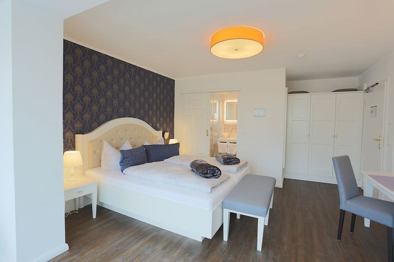 Bedroom 4, Hotel Strandvilla Janine, Leer