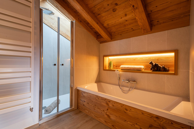 Bathroom 4, Chalet La Manigodine, Haute-Savoie