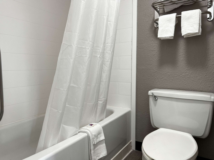 Bedroom 4, Motel 6 Hazelwood, MO, Saint Louis