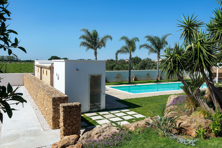 Outdoor pool 5, Pietra Del Sole, Trapani