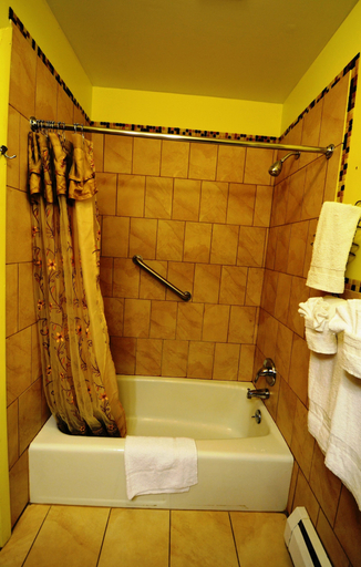 Bathroom 5, Williamstown Motel, Berkshire