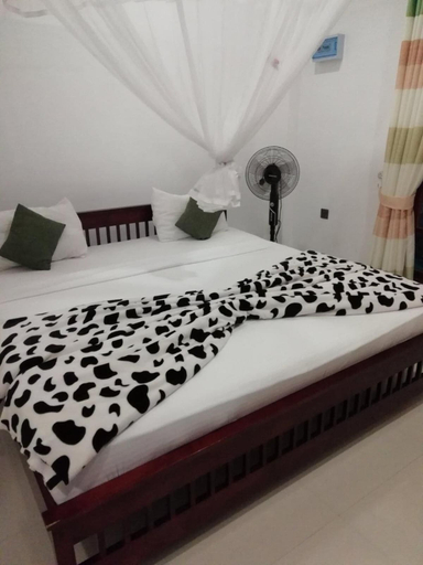 Bedroom 3, Cloudy Hill Cottage, Ella