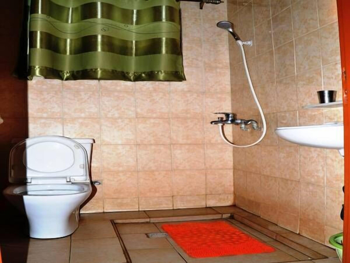 Bathroom 3, La Difference Guest House, Kicukiro