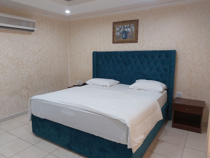 Bedroom 2, Gulf Hotel Apartment, Bausher