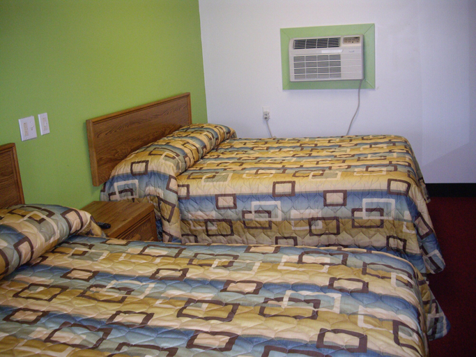 Bedroom 3, Relax Inn Motel, Hardin
