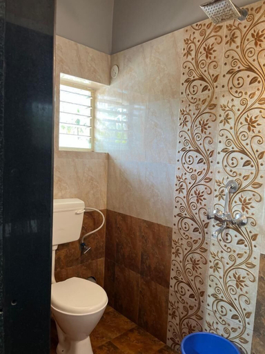 Bathroom 5, Casa Almeida Guest House, North Goa