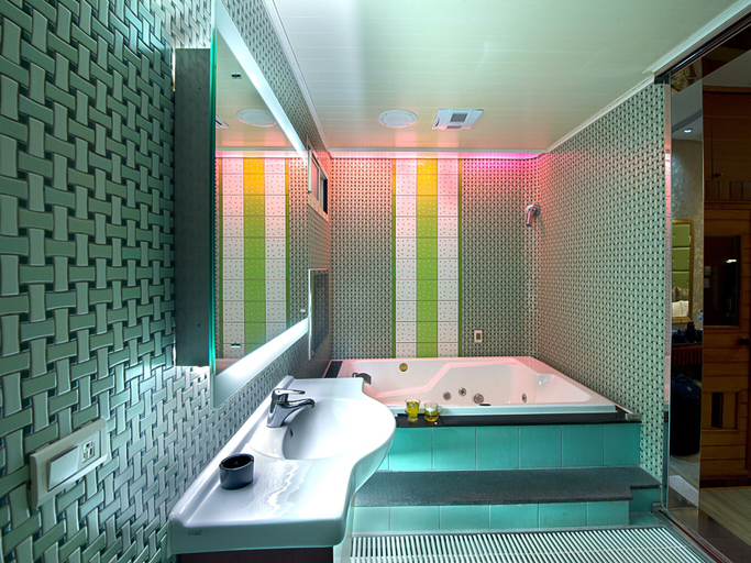 Bathroom 3, Lai Yin Motel, Taoyuan