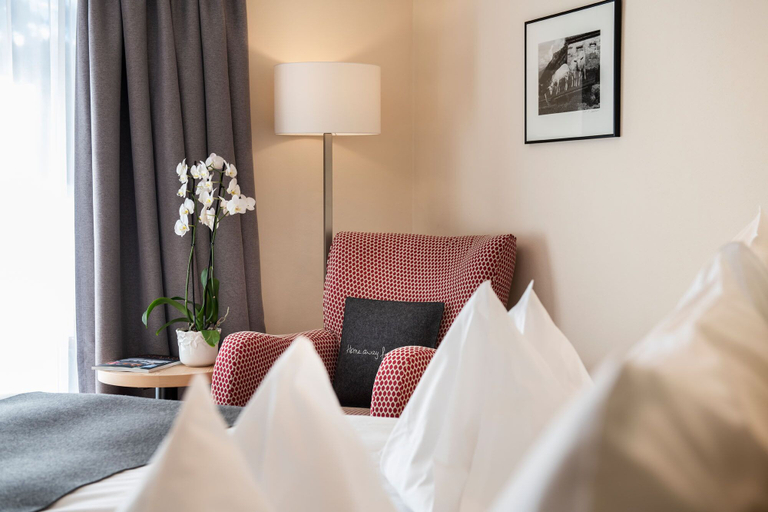 Bedroom 4, Golfhotel Les Hauts de Gstaad & SPA, Saanen