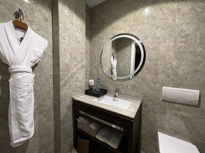 Bathroom 4, CIKA Golden Hotel and Suites, Golfe (incl Lomé)