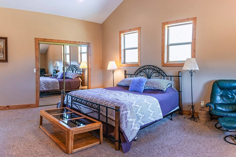 Bedroom 2, Sunset Chalet - 2600 Sq.ft. Multi-seasonal Retreat, Jackson