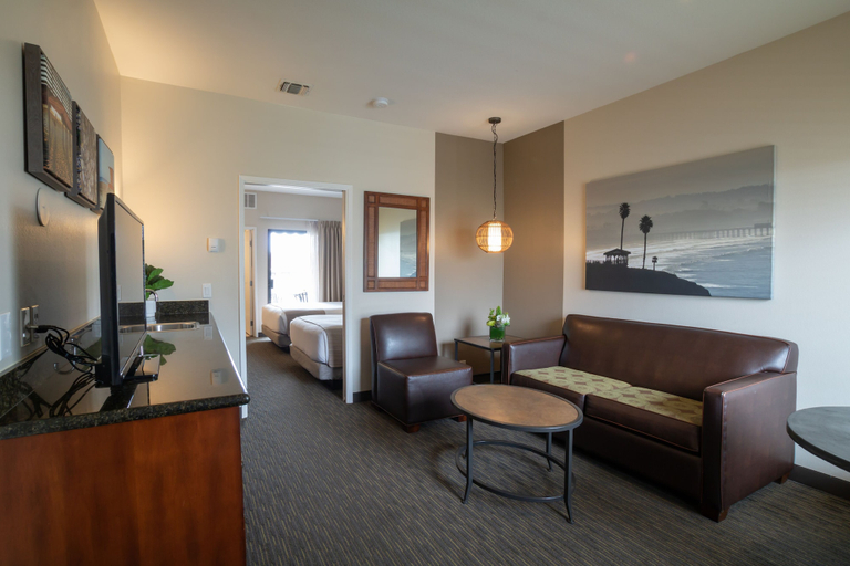 Bedroom 4, Oxford Suites Pismo Beach, San Luis Obispo